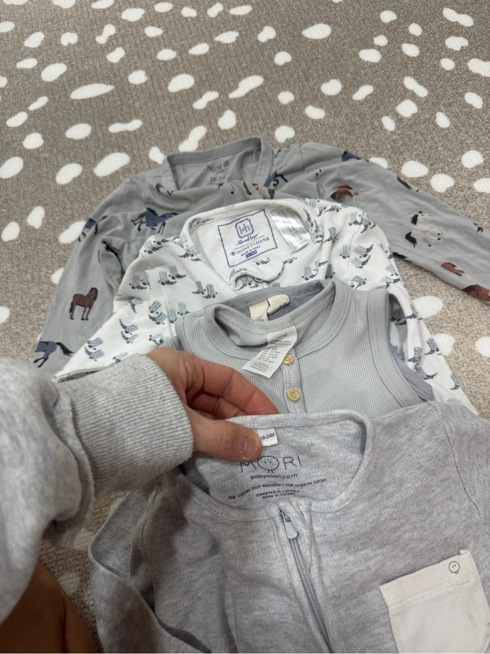 Lot of 5 bamboo sleeper zippy neutral horses kyte baby pima sleeveless romper